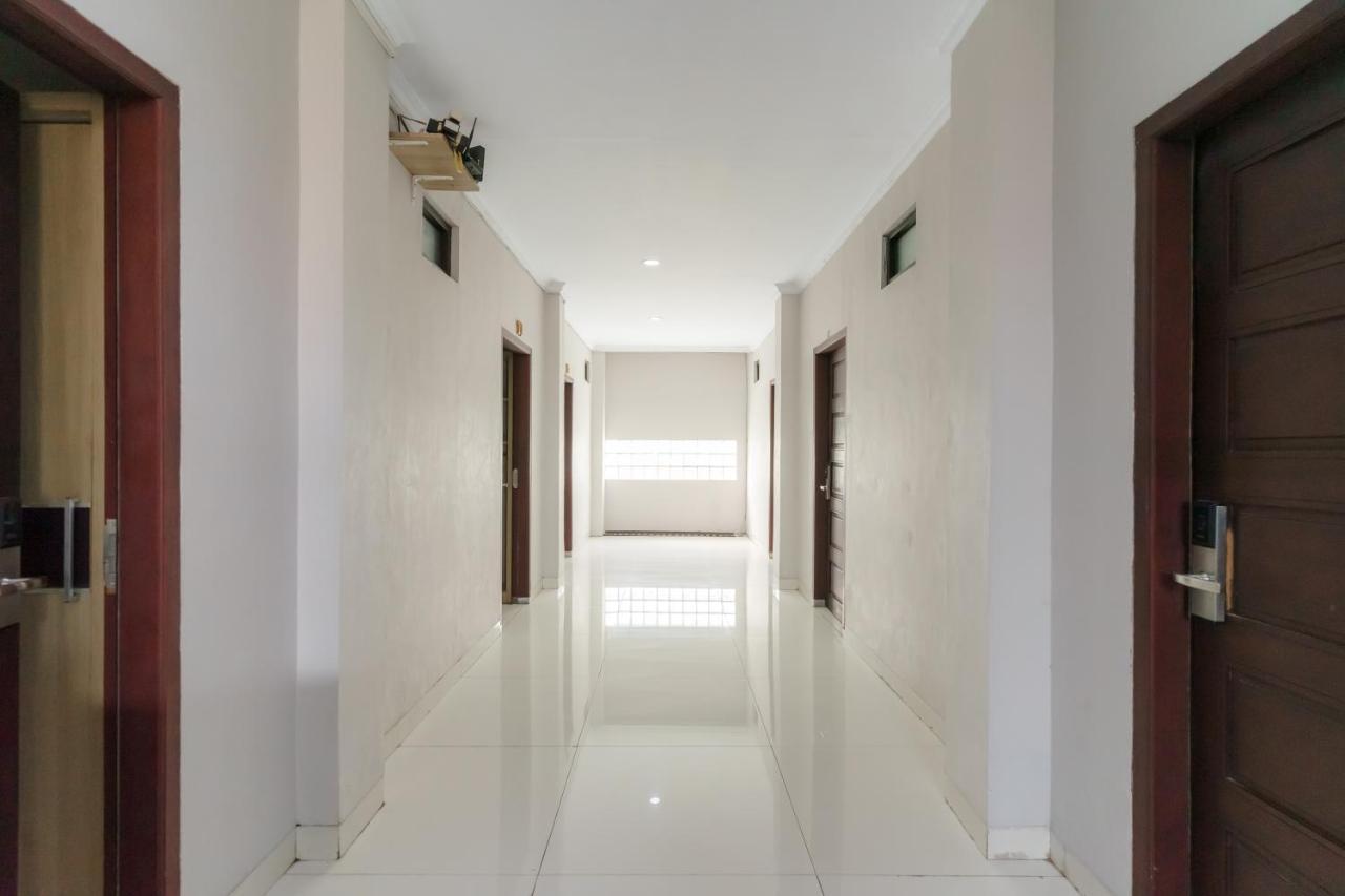 Koolkost Syariah At Taman Simprug Cikarang Hotel Бекаси Екстериор снимка