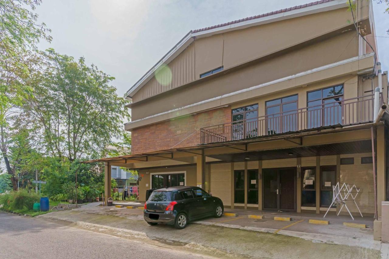Koolkost Syariah At Taman Simprug Cikarang Hotel Бекаси Екстериор снимка